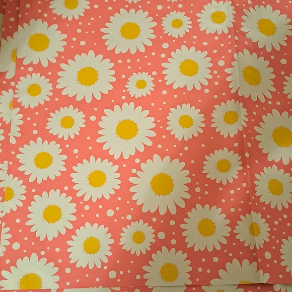 15 ct 14.5×19 Red Daisy Polymailers - Picture 2 of 4